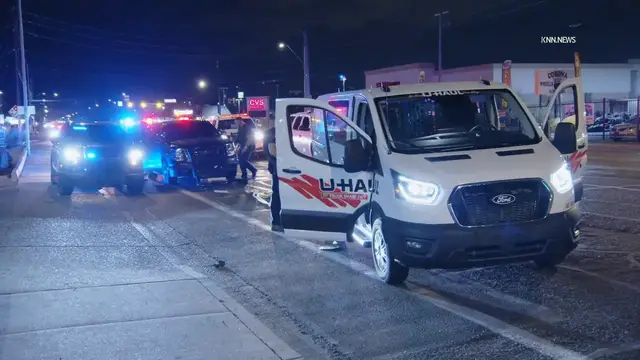 Video thumbnail for US, Phoenix: Phoenix Police Use Grappler To Stop Stolen U-Haul Van.