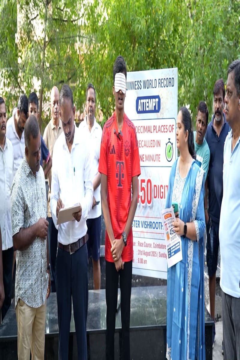 Video thumbnail for Vishrooth Balaraman recalls 467 digits of Pi in one minute