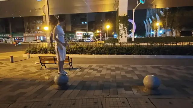 Video thumbnail for Woman Loses Balance Jumping Between Stone Bollards in Hubei