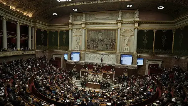 'Video thumbnail for French parliament votes to return sacred "talking drum" to Ivory Coast'