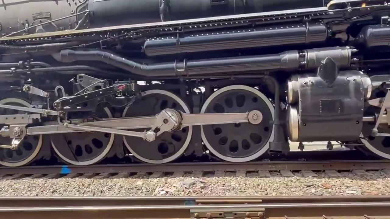 Video thumbnail for US: People Gather to Watch 'Big Boy' Locomotive Making A Stop in Silver Springs.