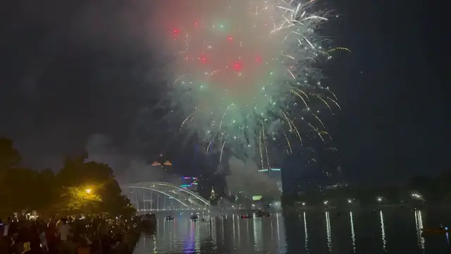 Video thumbnail for US: Rochester Sky Is Lit Up with Fireworks During A July 4th Celebration.