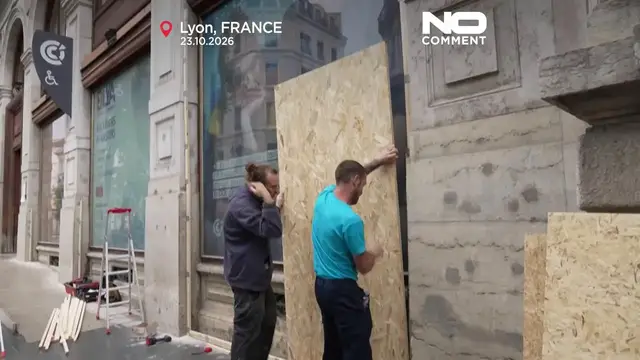 Video thumbnail for France: shops barricaded in Lyon and Orléans for possible unrest as protests loom