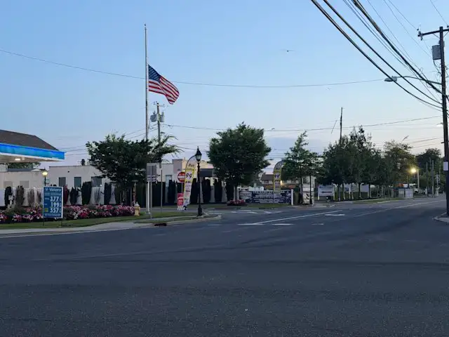Video thumbnail for Long Islanders try to beat the heat as temperatures continue to climb