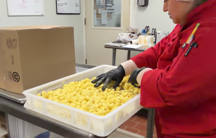 Video thumbnail for Made in the Hudson Valley: Man spends 30-plus years sharing family's Italian culture through Tuscana Pasta Co.
