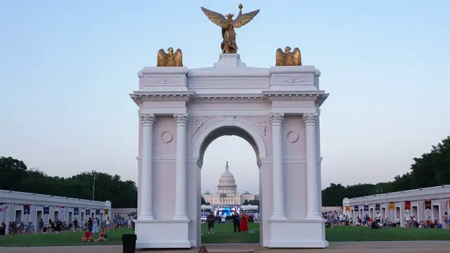 Video thumbnail for Trump’s 250-foot arch gets a review, not a green light