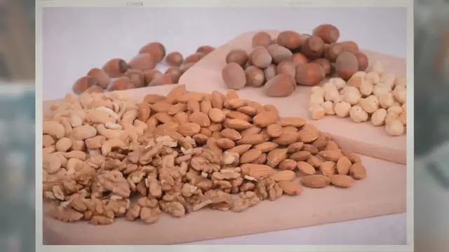 Video thumbnail for What Poison Smells Like Almonds?