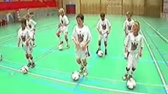 Video thumbnail for Footstep 5 | Fodboldopvarmning