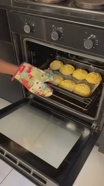 'Video thumbnail for soft inkomazi scone recipe'