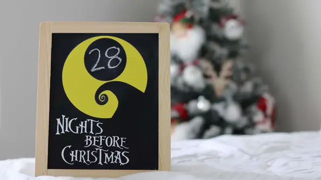 Video thumbnail for Christmas Countdown Chalk Board