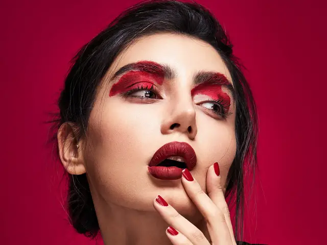 'Video thumbnail for Viva Magenta Pantone Color of the Year 2023'