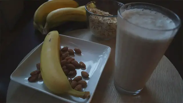 'Video thumbnail for Como se hace el LICUADO DE AVENA para bajar de peso - Sustituto de Desayuno'