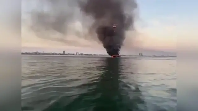 Video thumbnail for Italy: Yacht Bursts Into Flames Off Italy As Helicopter Battles Fire At Sea.
