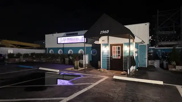 Video thumbnail for Nor'easter shuts down Merrick burger restaurant less than 2 months after it opened
