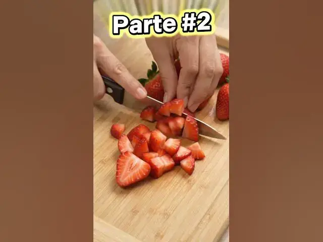 Video thumbnail for cómo hacer un postre de fresa 😋🍓#arianagatita #Viral #postres #cocinando