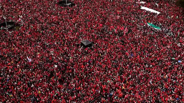 'Video thumbnail for Hundreds of thousands join Amsterdam’s ‘red line’ protest for Gaza'