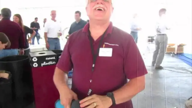 Video thumbnail for Bosch Orbital Sander Side by Side Test