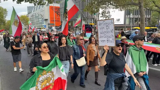 Video thumbnail for Germany: Germany: Reza Pahlavi Supporters March Against Iranian Government In Berlin.