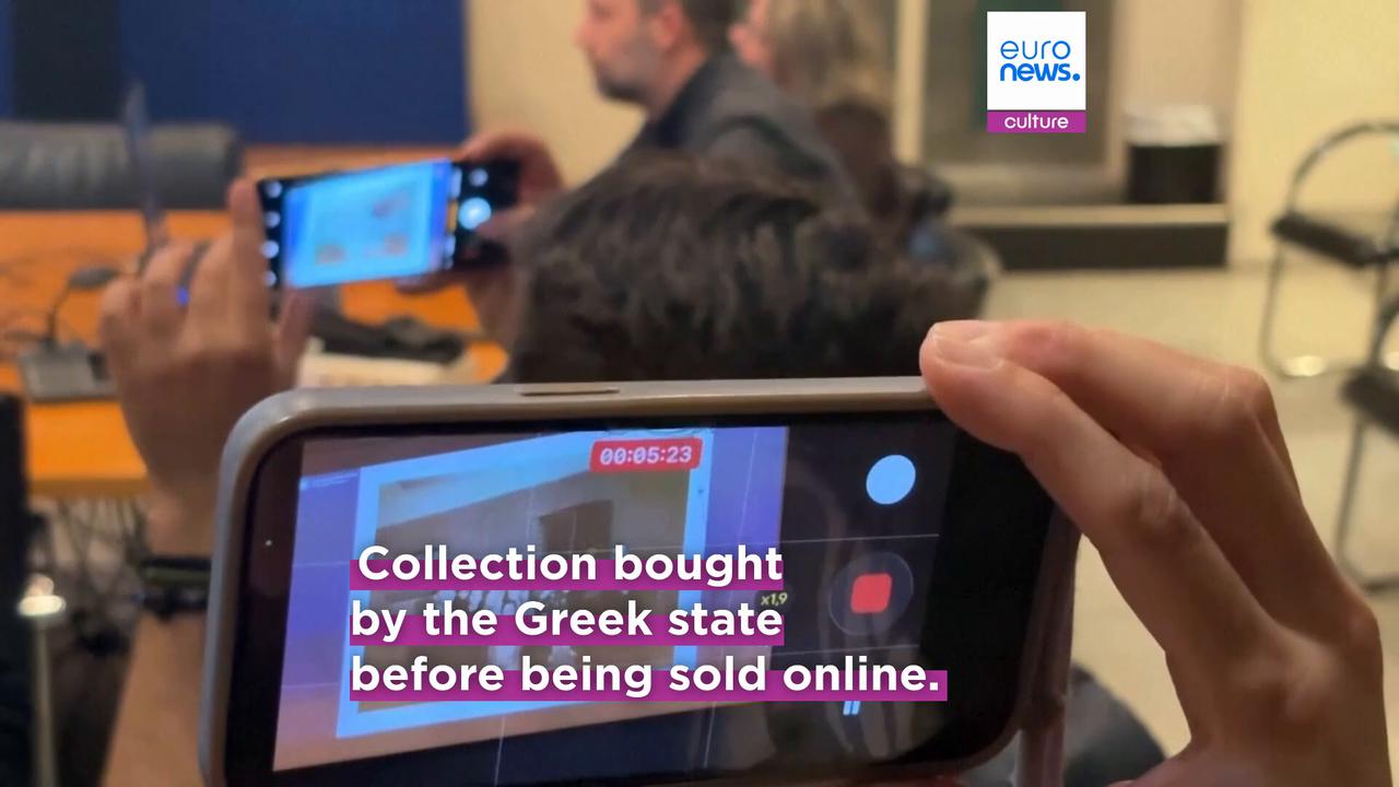 Video thumbnail for Greece unveils WWII photo archive documenting Nazi executions of prisoners in Athens