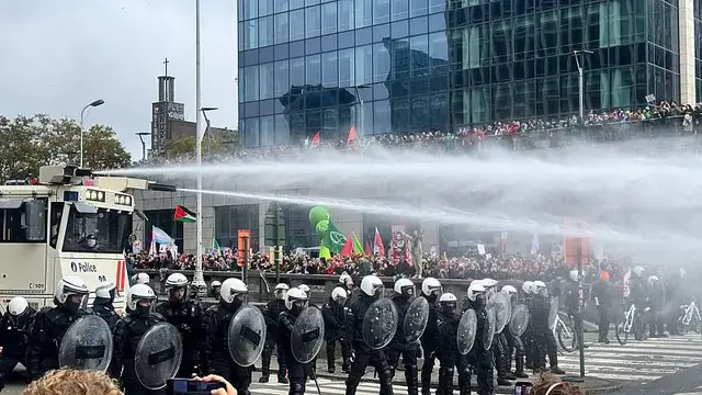 'Video thumbnail for Belgian police clash with protesters as austerity anger grips Brussels'