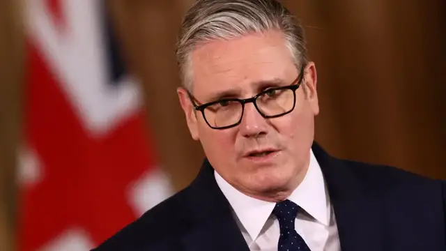 Video thumbnail for Labour hopes for 'smooth transition' as Starmer rival wins critical election