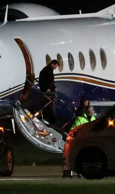 Video thumbnail for Lionel Messi returns to Argentina after father Jorge’s death