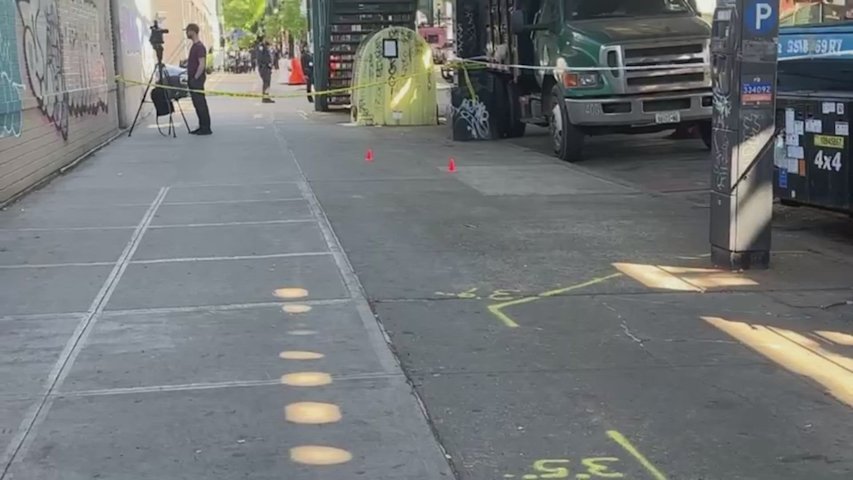 Video thumbnail for Duo fires shots near Bushwick post office, sending people running for cover