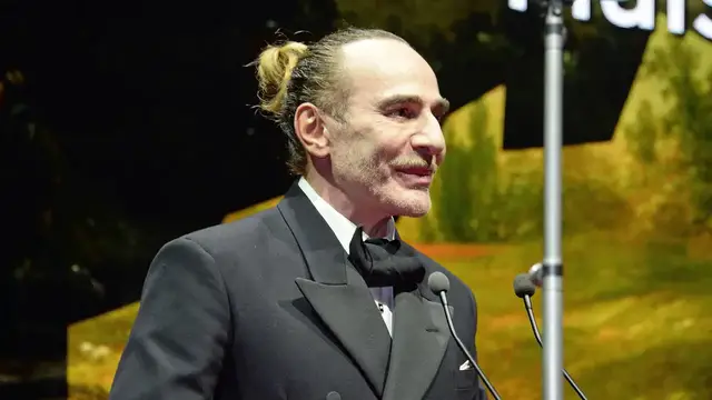 Video thumbnail for UNCAPTIONED: John Galliano withdraws from 2027 Met Gala amid backlash.
