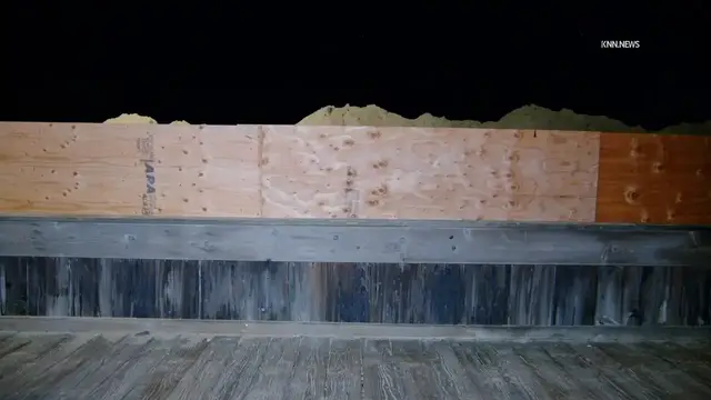 Video thumbnail for US, Los Angeles: Long Beach Residents Protect Homes as King Tides Peak.