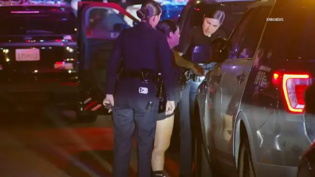 Video thumbnail for US, Los Angeles: Mid-City Stolen Vehicle Pursuit.