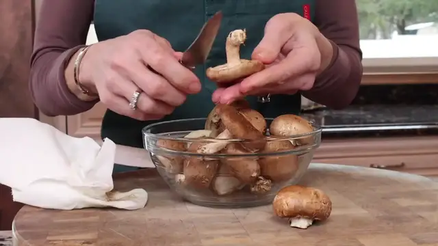 'Video thumbnail for Individual Beef Wellington BUT BETTAH! (720p 30fps)'