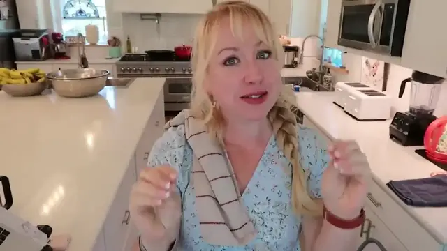 'Video thumbnail for Filling My Freezer with 40 EPIC Breakfast Freezer Meals and Prep! (720p 30fps)'