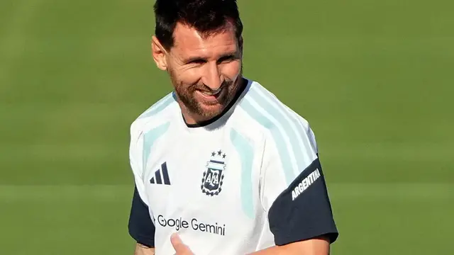 Video thumbnail for Messi's last dance: Argentina out to defend World Cup trophy