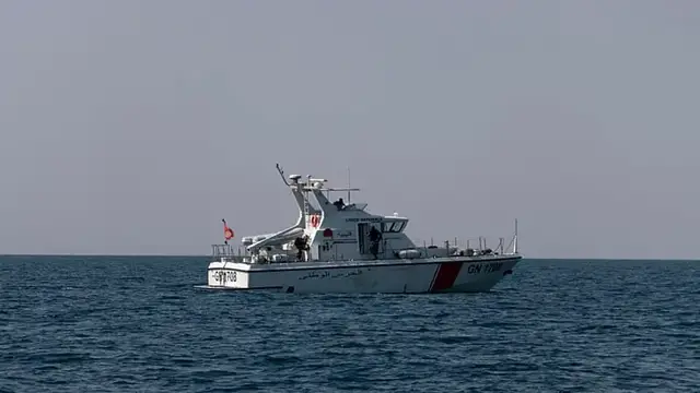 Video thumbnail for Rescuers pull migrants from deadly shipwreck off Tunisian Coast