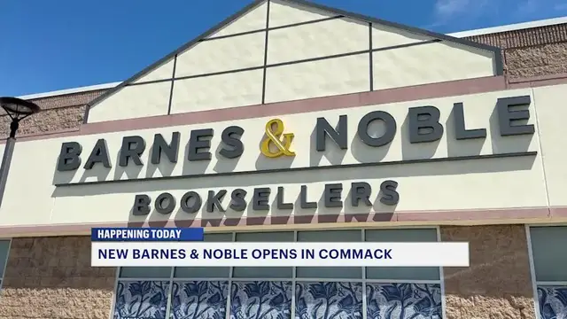 Video thumbnail for New Barnes & Noble opens its doors in Commack