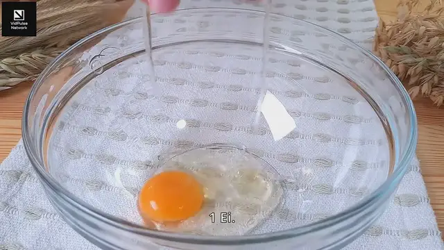 Video thumbnail for Delicious Apple Austrian Roll Recipe for Beginners