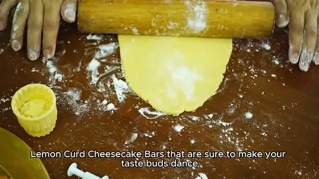 Video thumbnail for LEMON CURD CHEESECAKE BARS