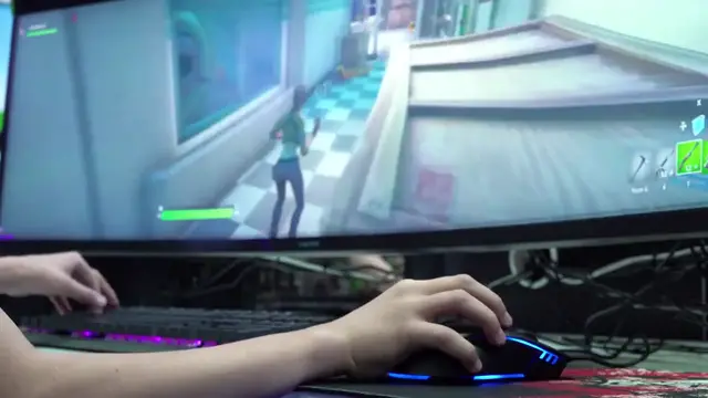 'Video thumbnail for Insane 1v1 Battles'