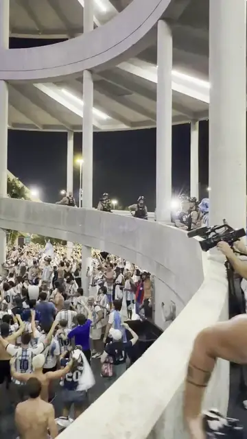 Video thumbnail for Argentina Fans Celebrate Wildly under Heavy Police Presence