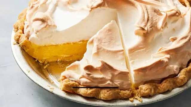 Video thumbnail for Lemon meringue pie recipe