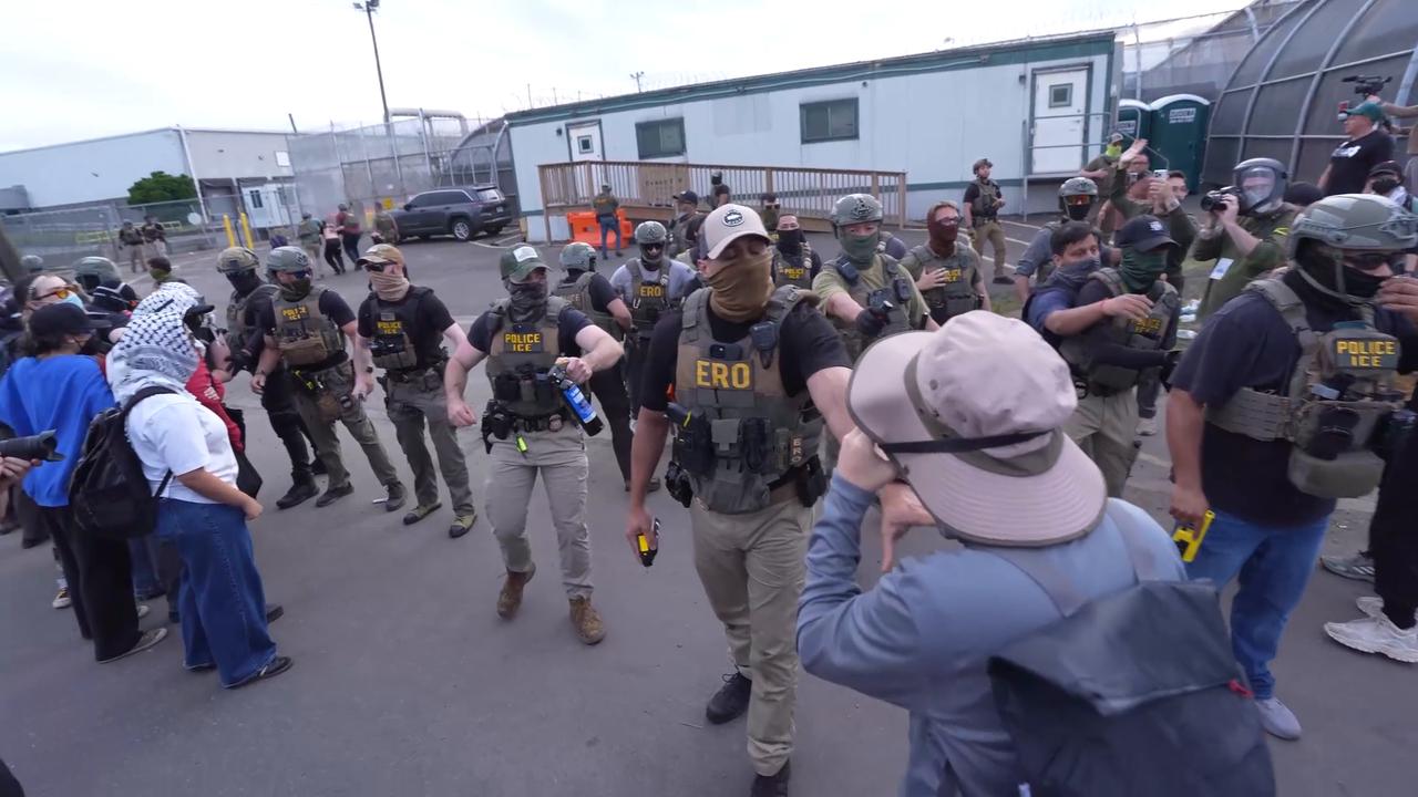 Video thumbnail for US: Anti-ICE protesters clash with federal agents outside Newark detention center.