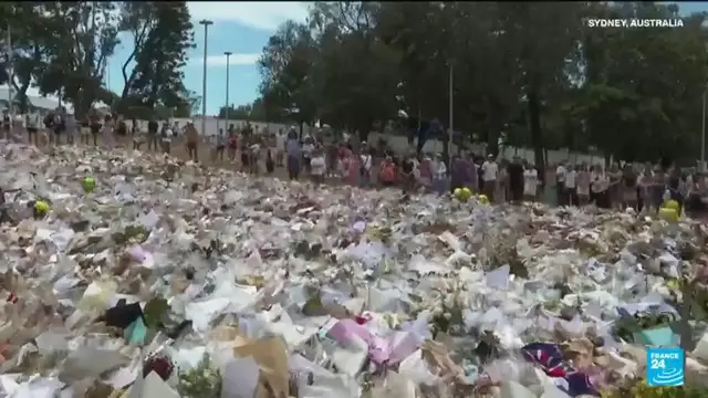 Video thumbnail for Australia pays tribute to Bondi Beach shooting victims