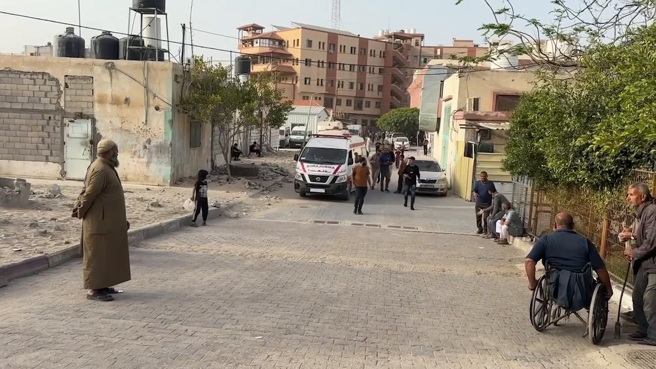 Video thumbnail for Israeli strike leaves civilian casualties in Khan Younis.
