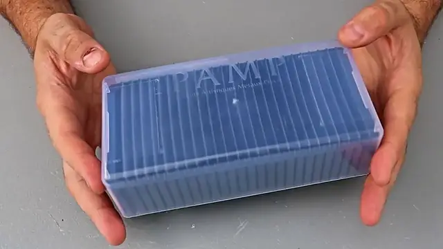 'Video thumbnail for Unboxing Box of 25 x 1 gram Gold Bars PAMP Suisse'