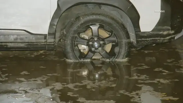 Video thumbnail for US, Los Angeles: Malibu King Tides Flood Thornhill Broome Beach Campsite.