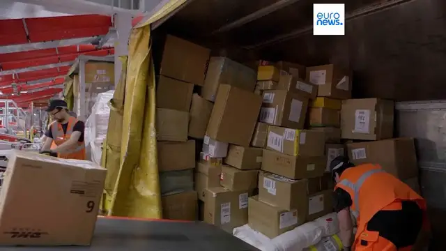 'Video thumbnail for Portuguese postal service joins list of European companies suspending goods deliveries to the US'