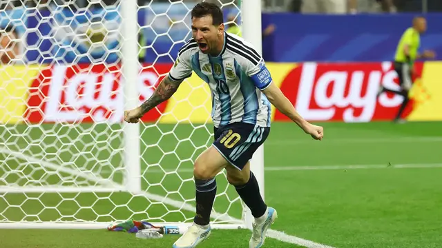 Video thumbnail for Oldest World Cup Goal Scorers: Legends at 40+ Years Old