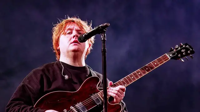 Video thumbnail for UNCAPTIONED: Lewis Capaldi confirms new album plans.