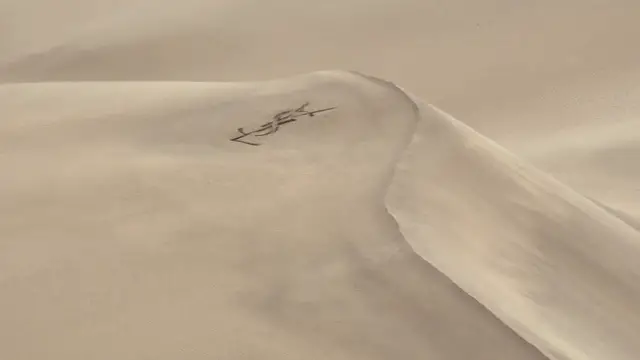 Video thumbnail for SAINT LAURENT - WOMENS SUMMER 21 -FULL SHOW