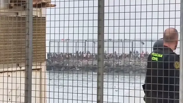 Video thumbnail for Spain: Spain mobilizing all resources as thousands of migrants attempt to cross into Ceuta from Morocco.